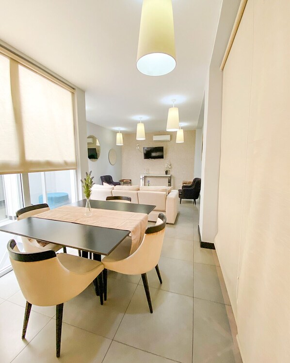 Kamar Double Standar | Area keluarga