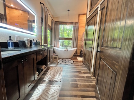 Hair dryer, towels, soap, shampoo. Grab your ATV, hiking boots, or a good book and escape to nature.