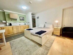 1 bedroom, iron/ironing board, WiFi, bed sheets