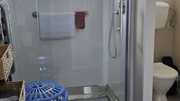 Dusch, hÄrtork, handdukar och tvÄl