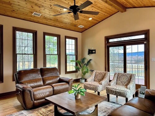 Farm Retreat on 10 Acres with Pond and Barn • Near Wineries & Harpers Ferry