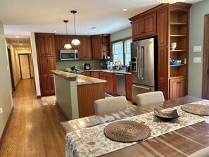 Dining - Spacious estate in charming Purcellville with WiFi, fitness room, AC (Purcellville)