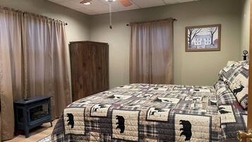 2 bedrooms, desk, free WiFi, bed sheets