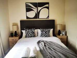 House, 3 Bedrooms, Patio, Garden View - Cozy Guest House Near London O2 Arena (London)