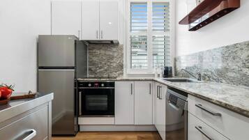 Fridge, microwave, oven, stovetop