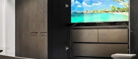 3 Schlafzimmer, Schreibtisch, Bügeleisen/Bügelbrett, WLAN