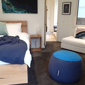 3 habitaciones, escritorio, tabla de planchar con plancha y wifi gratis 