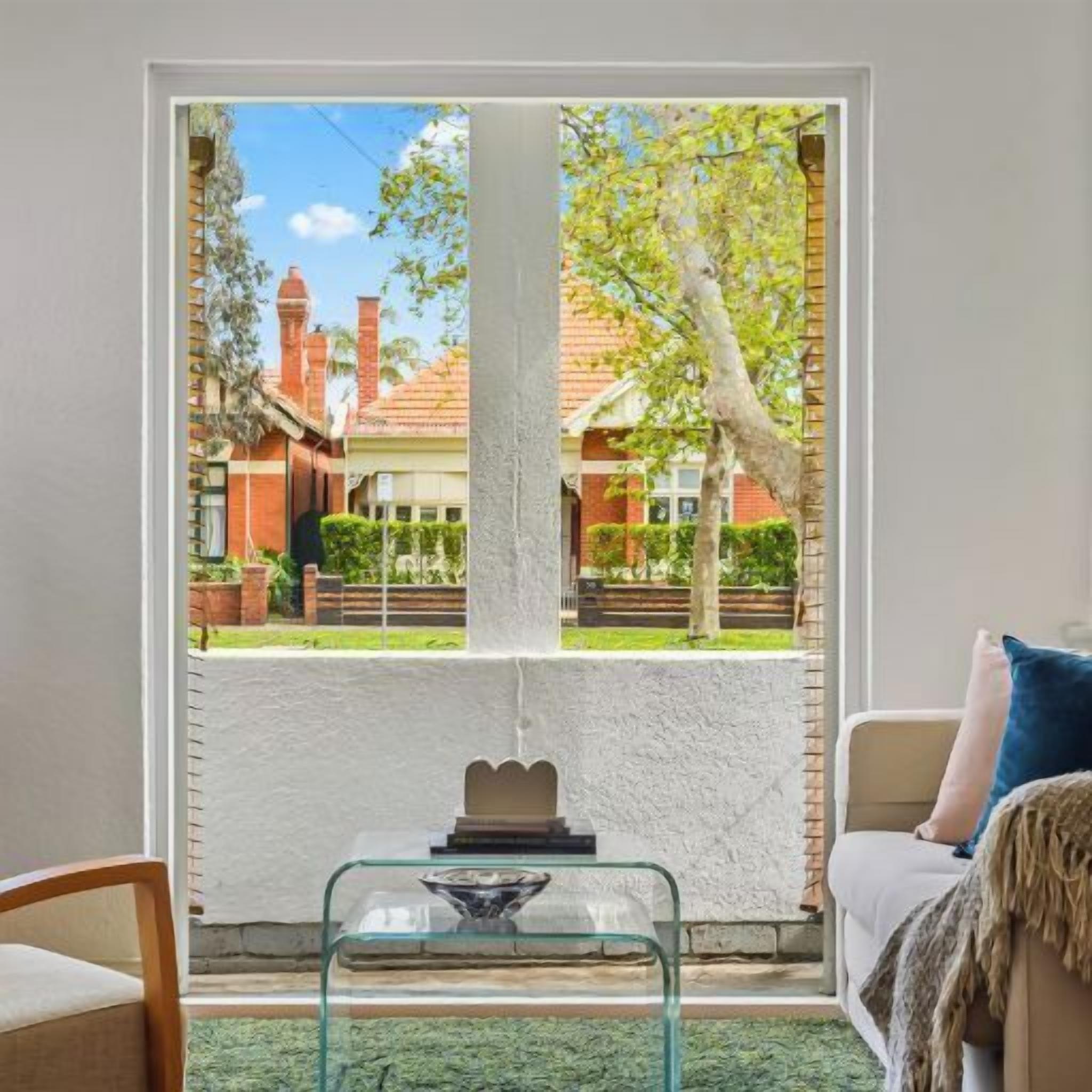 Télévision, cheminée, chaîne hi-fi, espaces bureaux