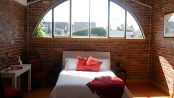 4 bedrooms, free WiFi, bed sheets