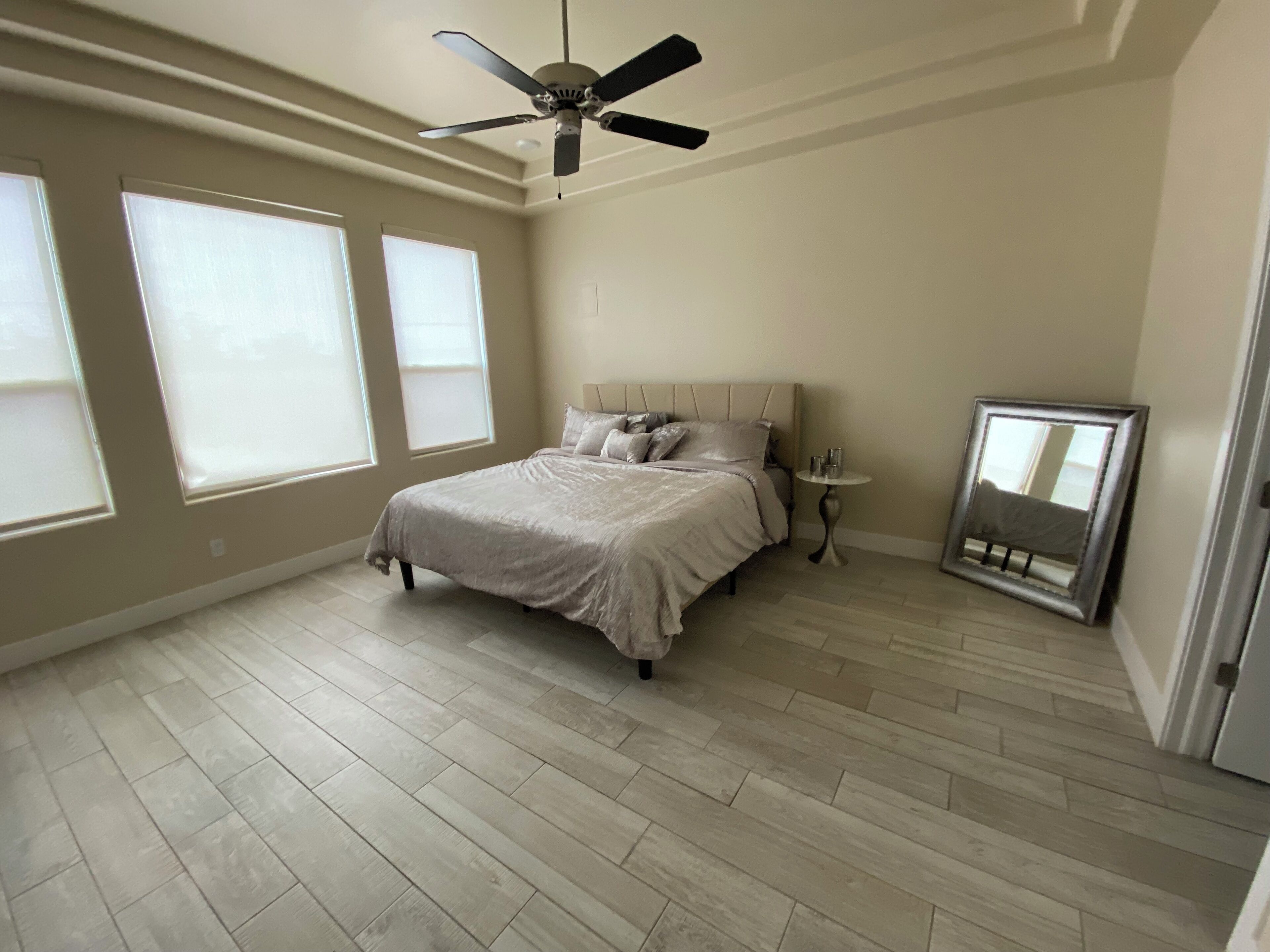 Serene 3-bedroom house in West El Paso with WiFi, AC, jacuzzi