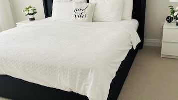 4 bedrooms, iron/ironing board, WiFi, bed sheets