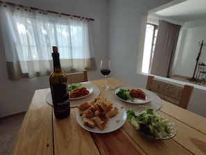 Family House, Patio, Garden View | Private kitchen - casa mango (Ciudad Fernández)