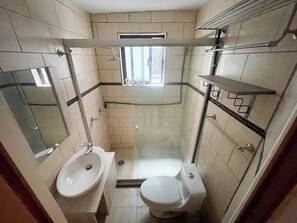 Towels, soap, toilet paper - Charming 2-Bedroom in La Condesa - Sleeps 4  (Ciudad de México)