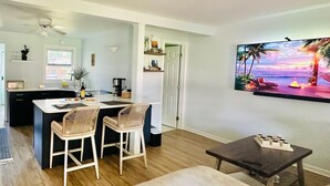 Unclassified image, 3 of 18, button - Charming 2-bedroom cottage steps away from the beach, restaurants, and downtown  (Port Austin)
