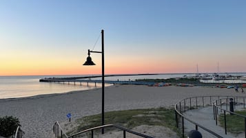 Aurinkotuoleja, rantapyyhkeitä