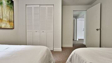 2 habitaciones, tabla de planchar con plancha y wifi gratis