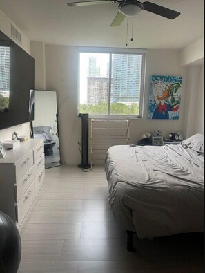 1 室のベッドルーム、WiFi、ベッドシーツ