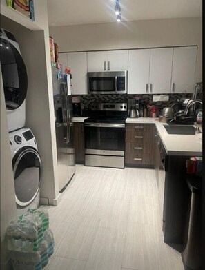 電子レンジ、オーブン、コンロ