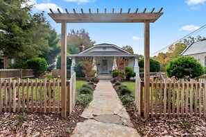 Exterior - Historic Downtown Wake Forest Bungalow (Wake Forest)