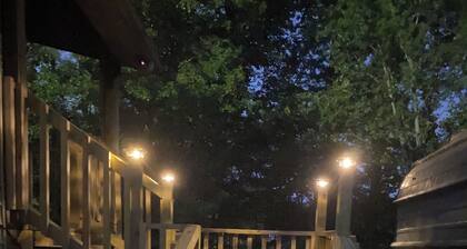 Charming 3-bedroom house in Pioneer with WiFi and AC