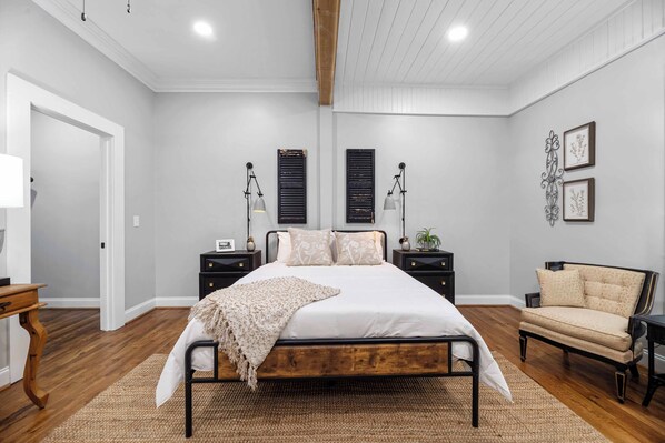 4 bedrooms, iron/ironing board, travel cot, free WiFi