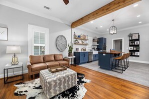 Smart TV, fireplace, offices