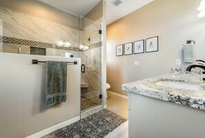 Shower, hair dryer, towels, soap - Stunning home with 260 degree City Light Views.  (Prescott)