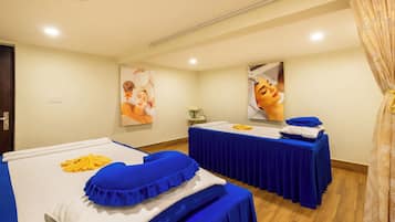 Sauna, hot tub, steam room, body treatments, hydrotherapy, aromatherapy