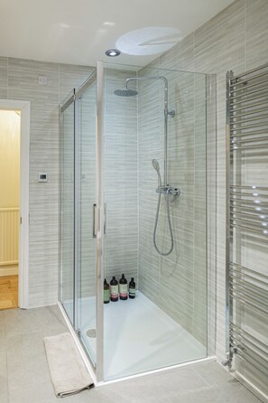 House, Garden View | Bathroom