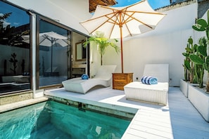 Terrace/patio - Charming Villa Sunflower with private Pool -Canggu (Tibubeneng, Kec. Kuta Utara, Kabupaten Badung)
