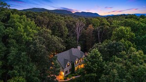 Exterior - AVL Estate: 5K sq ft, Golf Sim, Speakeasy, Hot Tub, Sauna, Sleeps 20 + 2 pets (Fairview)