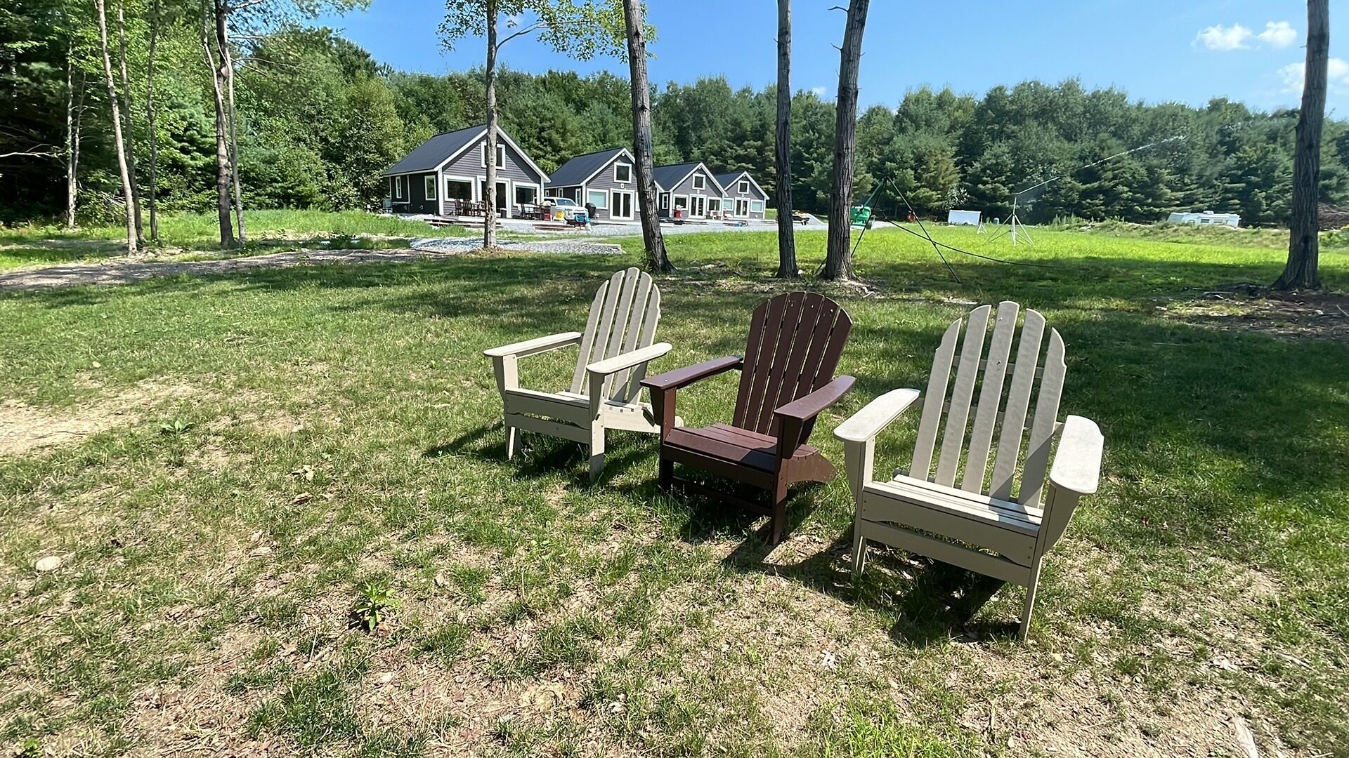 Charming 1-bedroom with loft cottage on beautiful Sennebec Pond with WiFi and AC