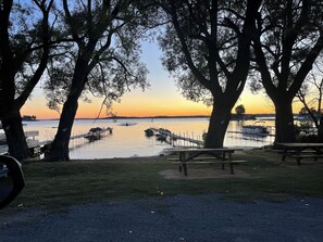 Deeded water access. - Great price, A-Bay+Clayton! Clean, quiet 3 bedroom cottage+River access+swim. (Fishers Landing)