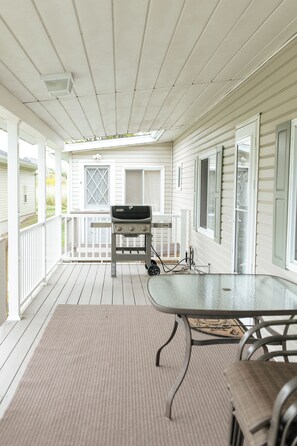Terrace/patio - Great price, A-Bay+Clayton! Clean, quiet 3 bedroom cottage+River access+swim. (Fishers Landing)