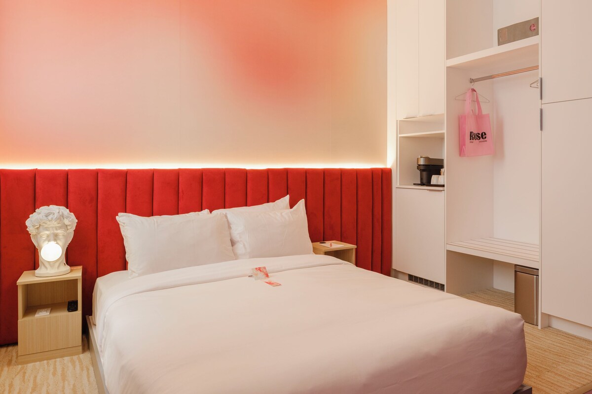 Designrum - 1 queensize-säng (sup) | Sängtillbehör av högsta kvalitet och duntäcken