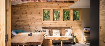 Nature based cabins 10mins from Nelson Group friendly 4 cabins & 2 bedroom house