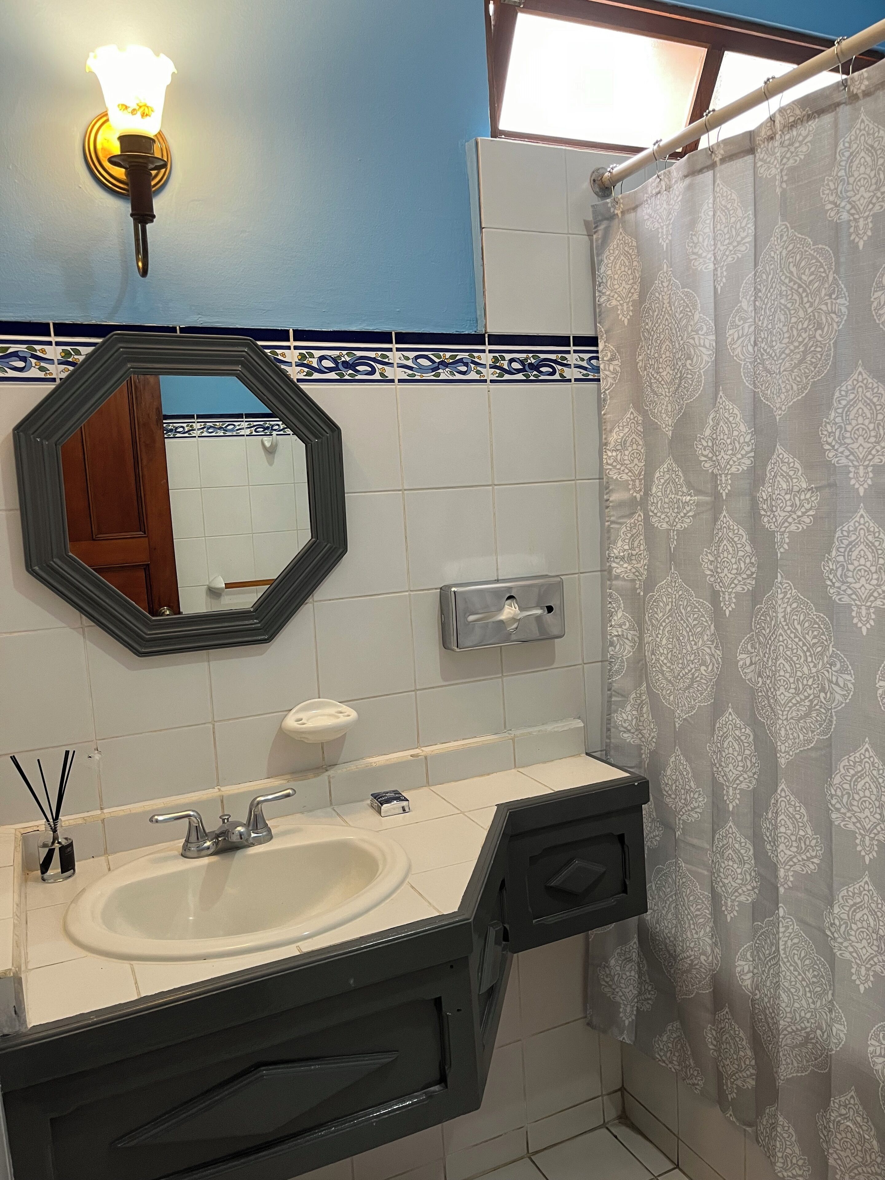 Photo - The Victorian Hotel