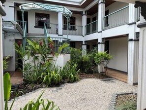 Terrace/patio - The Victorian Hotel CR (San José)