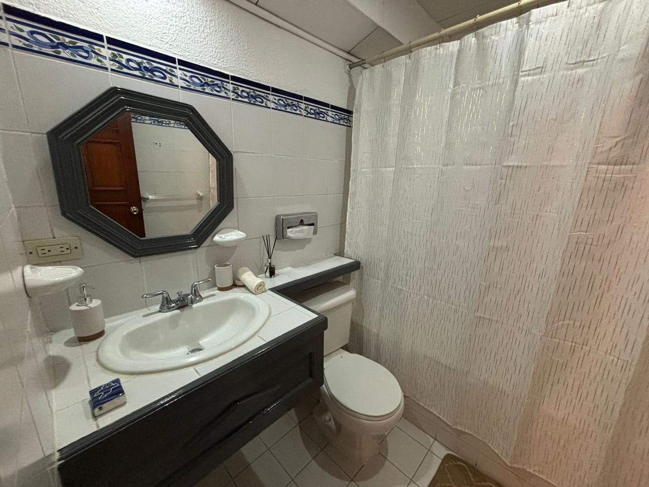 Photo - The Victorian Hotel