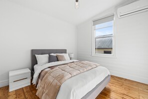 3 habitaciones, tabla de planchar con plancha, cuna de viaje y wifi 