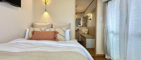 2 bedrooms, iron/ironing board, free WiFi, bed sheets