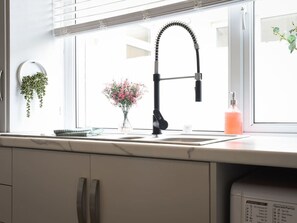 Interior - Stylish 3 Bedroom Getaway | City Central (Portsmouth)