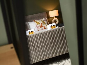 3 Schlafzimmer, Schreibtisch, Bügeleisen/Bügelbrett, Reisekinderbett