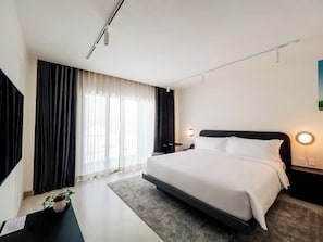 Premium bedding, minibar, in-room safe, desk - The StandardX Bangkok Phra Arthit (Bangkok)
