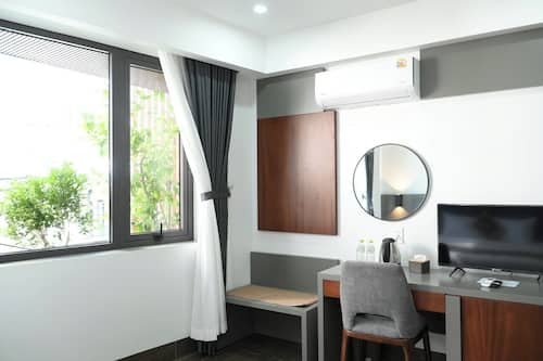 Deluxe Twin Room | Soundproofing, free WiFi, bed sheets