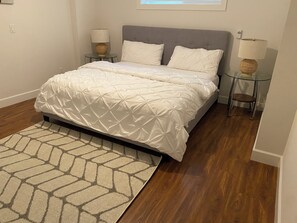 3 chambres, bureau, fer et planche à repasser, accès au Wi-Fi (inclus)