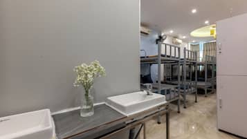 Colchones con efecto memoria, minibar y sistema de insonorización