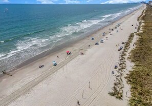 Beach towels - 4-bedroom house 100 yards from the water in North Myrtle Beach - outdoor space (North Myrtle Beach)