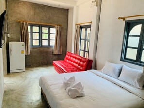 Deluxe Double Room | In-room safe, desk, laptop workspace, blackout drapes