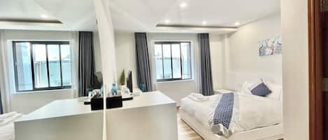 Standard Double Room Single Use | Premium bedding, minibar (some free items), in-room safe, desk